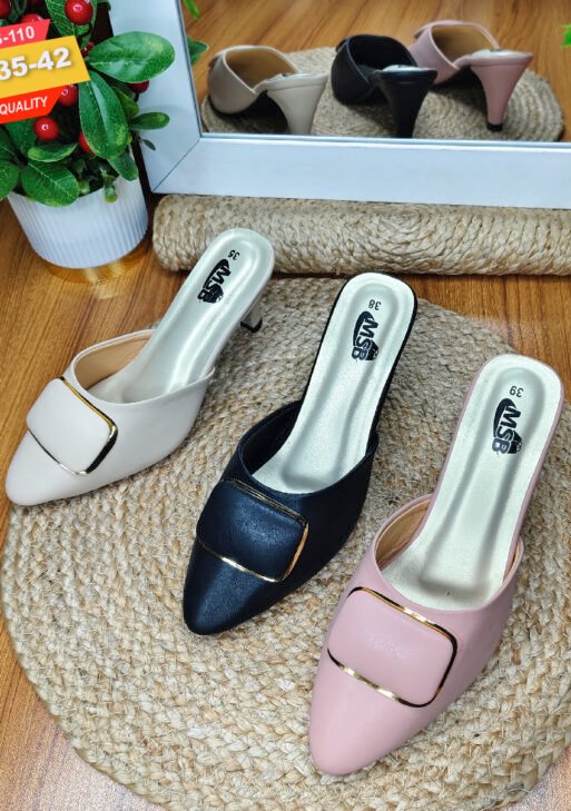 China Materials Fashionable Girl’s Shoe.