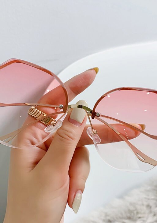 Fashionable European and American frameless sunglasses with trim, anti-ultraviolet, street-style sun glasses for women