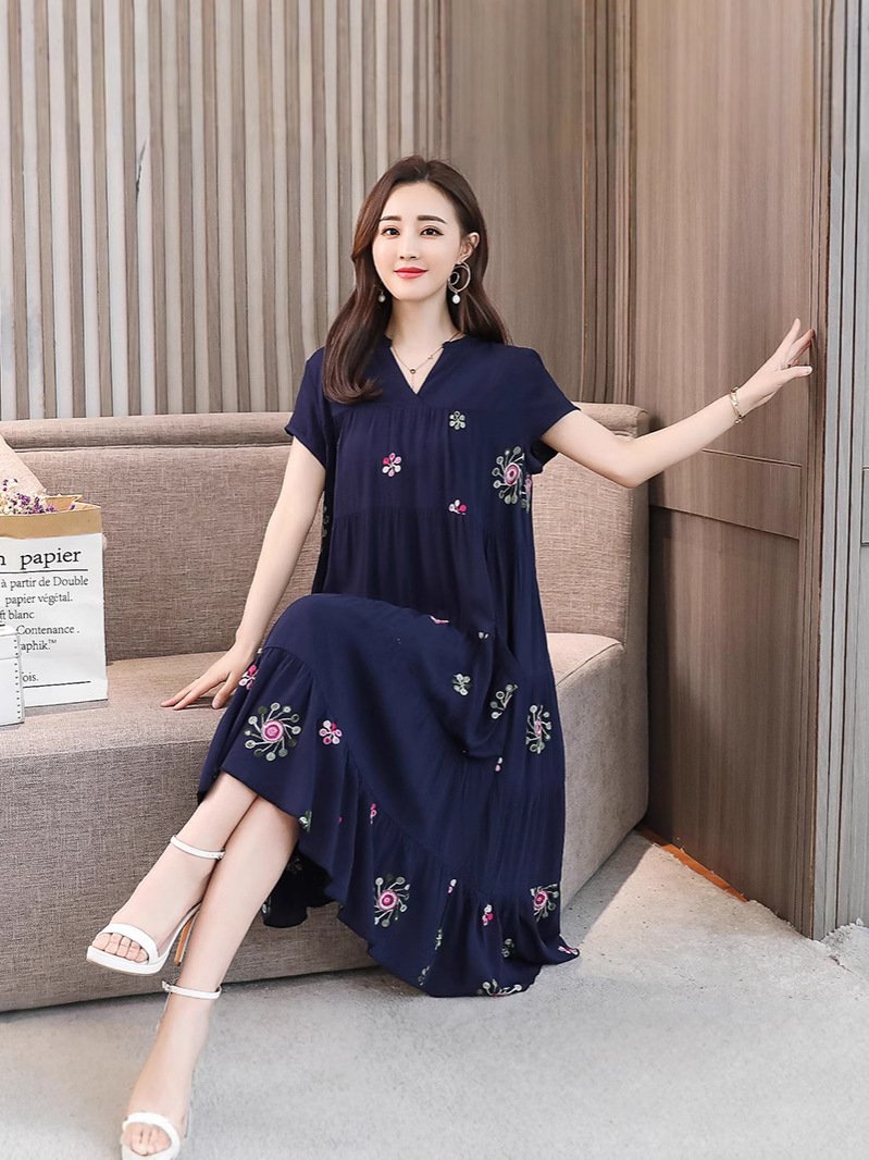 Mother dress skirt Made in china short-sleeved loose dress spliced embroidery - Image 3